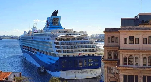 Buen Viaje a Cuba - Crucero británico toca la bahía de La Habana